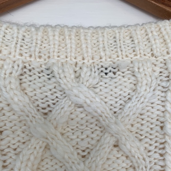 Banana Republic Fisherman Cable Chunky Knit Crewneck Wool Blend Tan Sweater XS - Picture 14 of 16